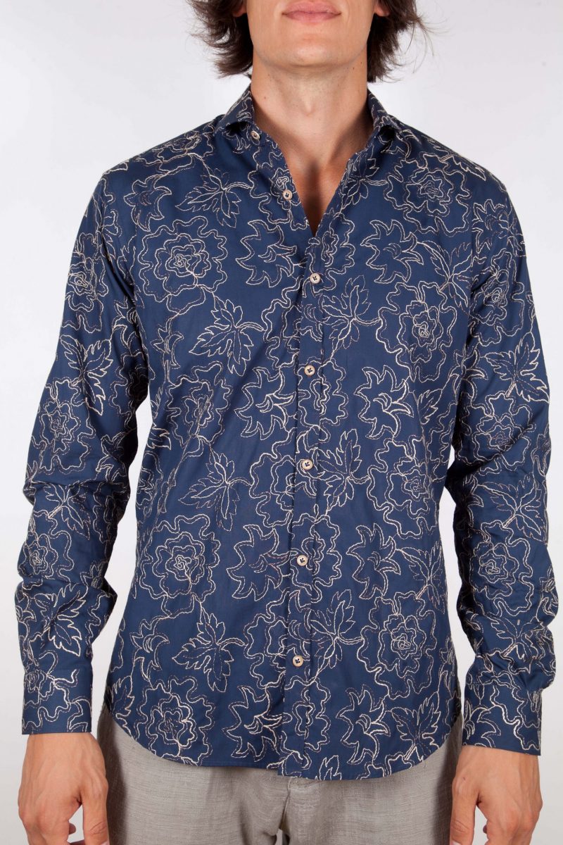 Fashion shirt, soft collar with embroidery