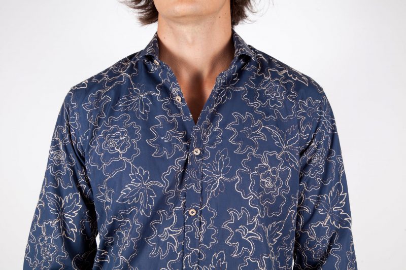 Fashion shirt, soft collar with embroidery