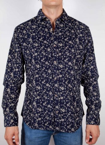 Fashion shirt, soft and blue collar