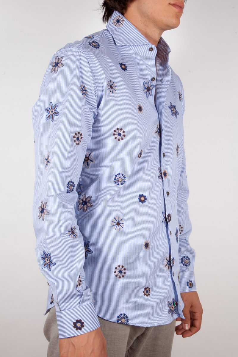 Fashion shirt, soft collar with embroidery